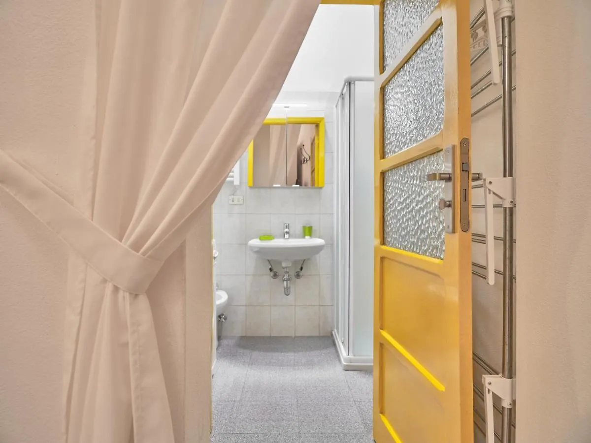 Medusa Apartment - Via San Pietro Finale Ligure 0*,