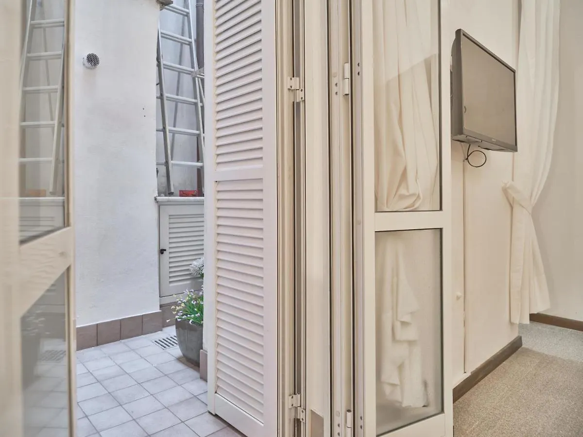 Medusa Apartment - Via San Pietro Finale Ligure Italy